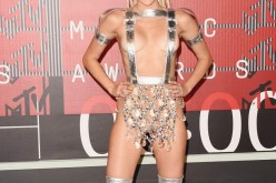 Miley Cyrus sported yet another controversial look at the MTV VMA 2015.