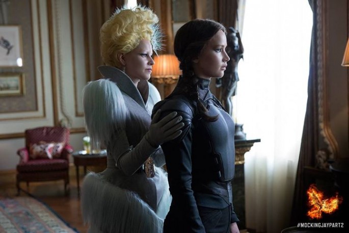 Jennifer Lawrence (Katniss) and Elizabeth Banks (Effie Trinket)