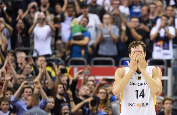 Dirk Nowitzki in tears in Eurobasket 2015
