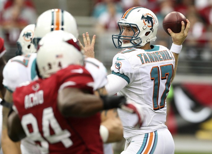 Miami Dolphins quarterback Ryan Tannehill (#17).