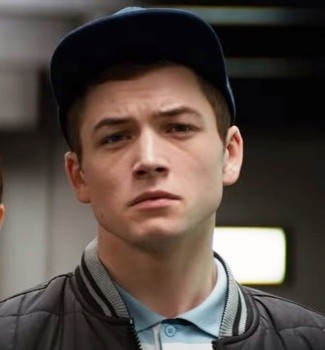 “Kingsman: The Secret Service” actor Taron Egerton said he is not about to post selfies of his muscled-up body on Instagram or some other public forum.