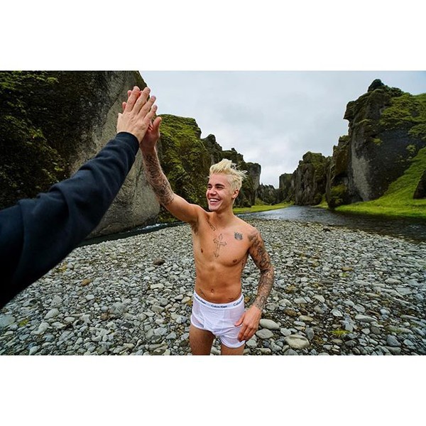 Justin Bieber uploaded the pic from Iceland.