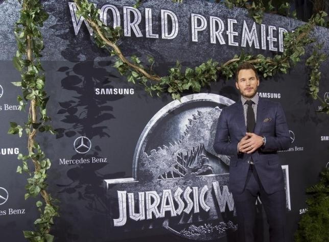 Cast member Chris Pratt poses at the premiere of ''Jurassic World'' in Hollywood, California, June 9, 2015.