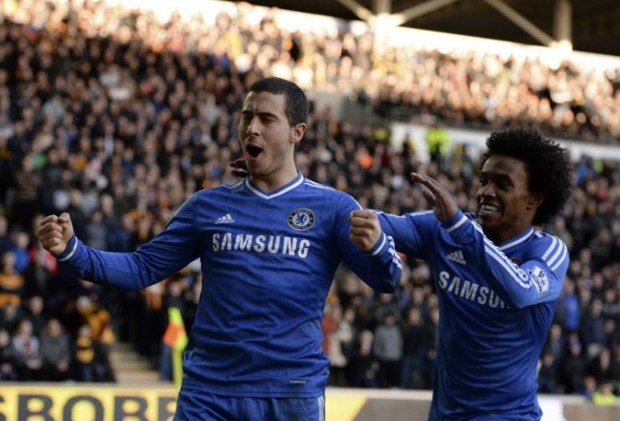 Chelsea's Eden Hazard (L) and Willian.