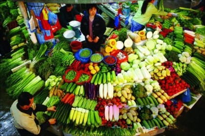 Consumers can soon buy fresh produce such as vegetables from online food retailers like Womai.