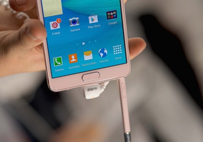 Samsung Galaxy Note 5 comes in pink gold for South Korean users. 