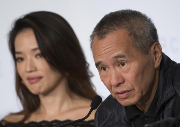 Director Hou Hsiao-hsien and actress Shu Qi attend a news conference for the film "The Assassin" at the 68th Cannes Film Festival in this May 21, 2015 photo.
