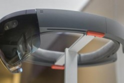 Asus HoloLens will run under Windows Holographic.