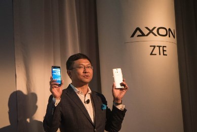ZTE will be presenting its flagship phone AXON as a state gift to the British government.