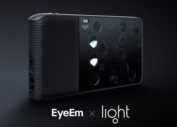 Light L16 is sold for $1,699, but pre-ordering the unit is $1,299.