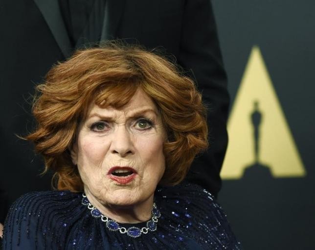 Honoree actress Maureen O'Hara poses during the Academy of Motion Picture Arts and Sciences Governors Awards in Los Angeles, California November 8, 2014.