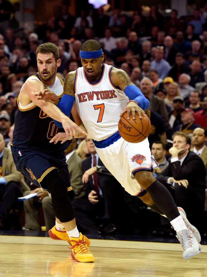 Cleveland Cavaliers' Kevin Love (L) and New York Knicks' Carmelo Anthony
