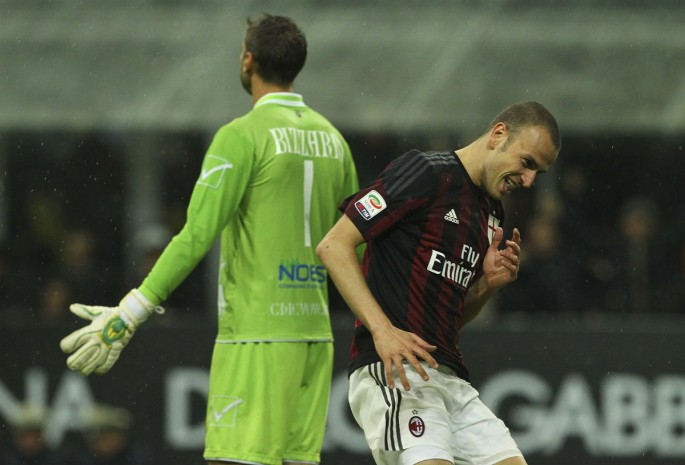AC Milan left back Luca Antonelli scores the lone goal versus Chievo.