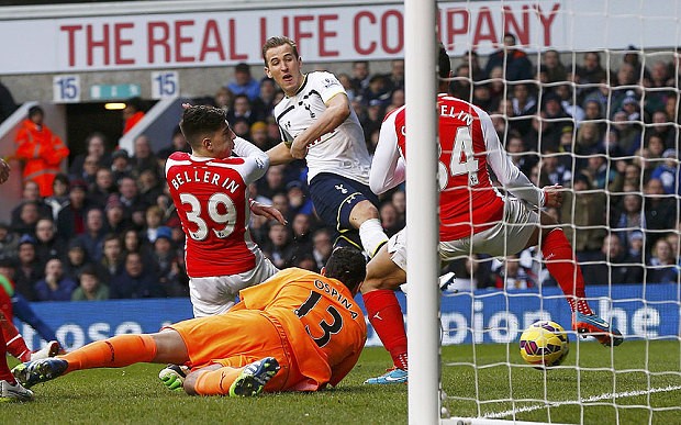 Arsenal vs. Tottenham 2015: Kane scores during a precious match