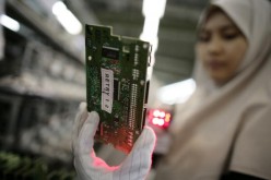Indonesian Workers Manufacture Samsung Electronics