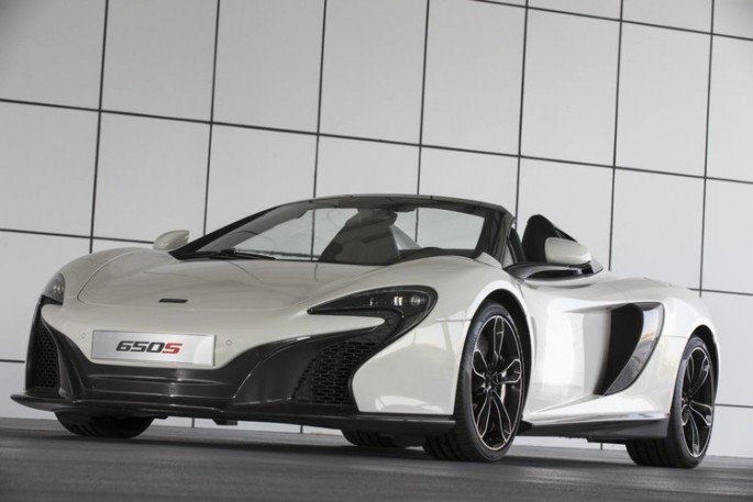 McLaren Automotive has unveiled the gold-infused Al Sahara 79 which is set to appear in the Dubai International Motor Show.