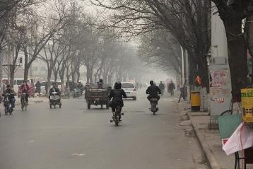 Since the red alert was sounded on Tuesday morning, the concentration of PM2.5 in Beijing was cut down by 10 percent.