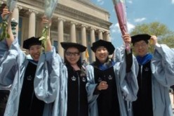 A report by the U.S. Institute of International Education revealed that, for the first time, the number of Chinese mainland students studying in U.S. colleges and universities have exceeded 300,000. 
