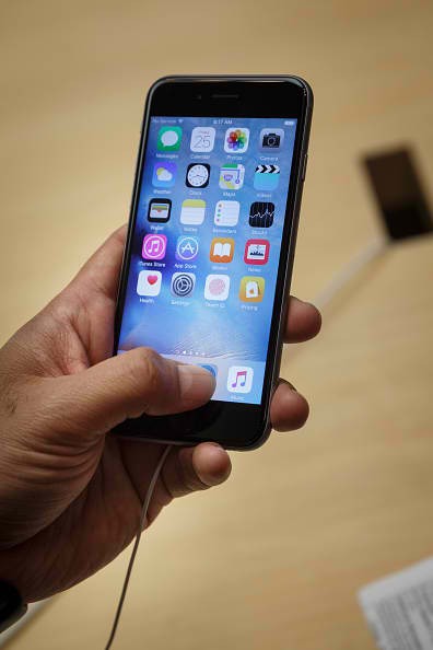 New iPhone 6s Models Go On Sale In U.S.