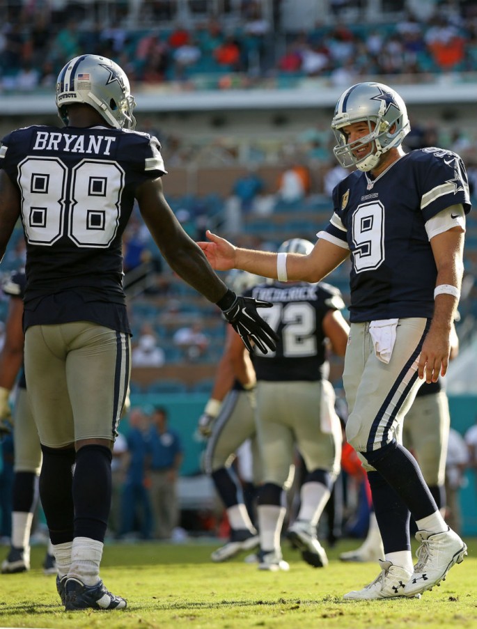 Dallas Cowboys wide receiver Dez Bryant (#88) and quarterback Tony Romo (#9).