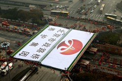 The time-lapse video, which lasted for two minutes, showed a team of construction workers replacing the 1,300-ton Sanyuangqiao cloverleaf junction.