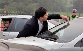 Chinese traffic police consider road rage as a major traffic hazard that results in thousands of deaths each year in the country.