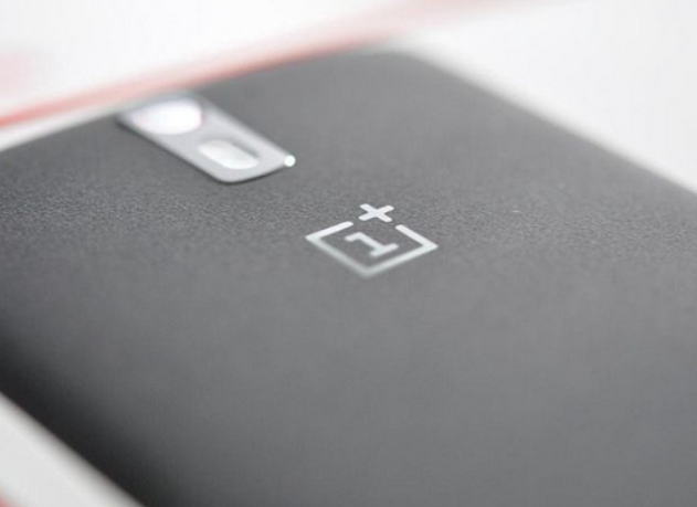  OnePlus 2 Android smartphone was announced in July 2015,  and features 3G, 5.5″ LTPS IPS LCD capacitive touchscreen, 13 MP camera, Wi-Fi, GPS, and Bluetooth.