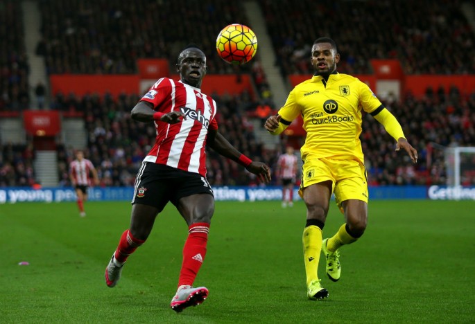 Southampton winger Sadio Mané compete for the ball against Aston Villa's Leandro Bacuna.