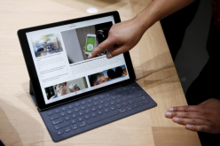 Coming out much heavier and customizable, Microsoft’s Surface Pro 4 is contending against Slimmer, lighter and much more user-friendly Apple’s iPad Pro. 