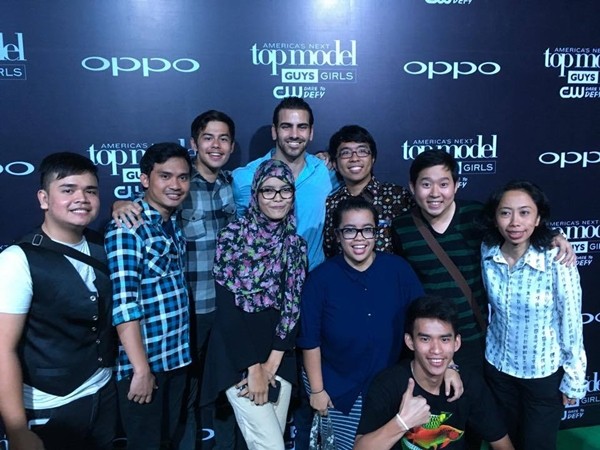 As the "America's Next Top Model" Cycle 22 winner, deaf "Switched at Birth" actor Nyle DiMarco toured around Asia to promote OPPO smartphones.