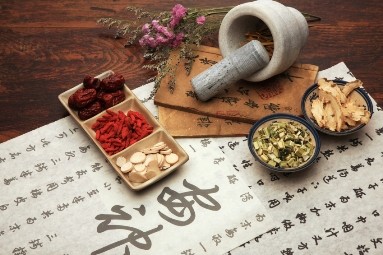 The government is throwing support to China's traditional medicine industry.