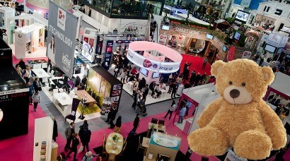 About 2,800 exhibitors from around the world participated in the recent Hong Kong Toys and Games Fair hed at the city's Convention and Exhibition Centre.