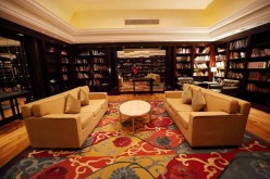 The library located on the 60th storey of a hotel in Shanghai.