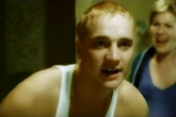 Devon Sawa played the title role in the music video of Eminem's "Stan" featuring Dido.