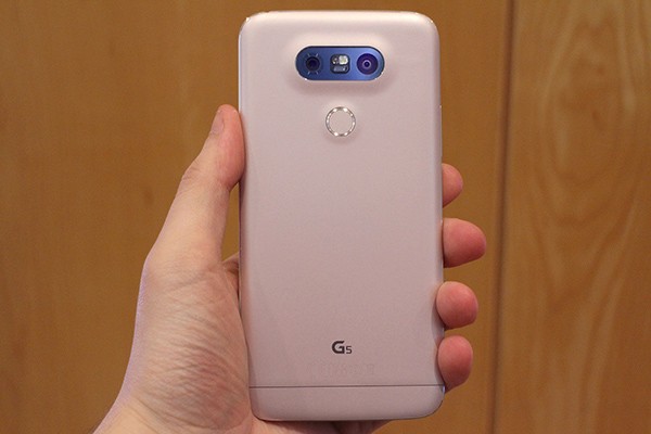 Released in 2016, the LG G5 is one of the flagship smartphones of South Korean multinational electronics company LG. 
