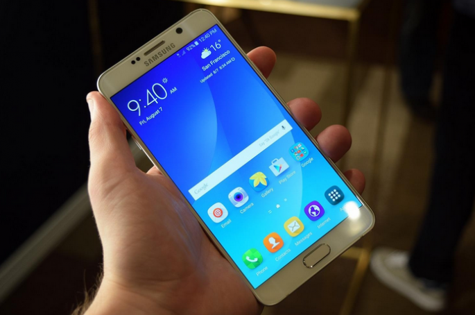 Samsung may have recently revealed their new flagship smartphones - Galaxy S7 and Galaxy S7 Edge - on the recently held MWC 2016, but another Samsung device is quite shaking up the Internet.