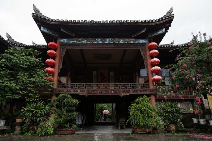 Aside from bringing families together, ancestral temples also play an important role in educating Chinese society about history and culture.