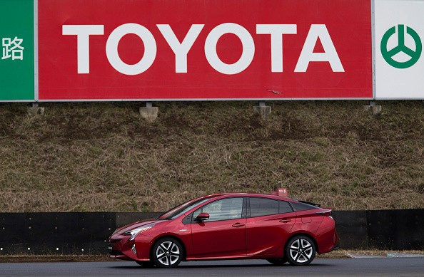 Microsoft jumps into the car race bandwagon with automaker Toyota.