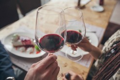 Red wine generally finds a place on the dining table during parties and other forms of celebrations, even on a regular dinnertime.