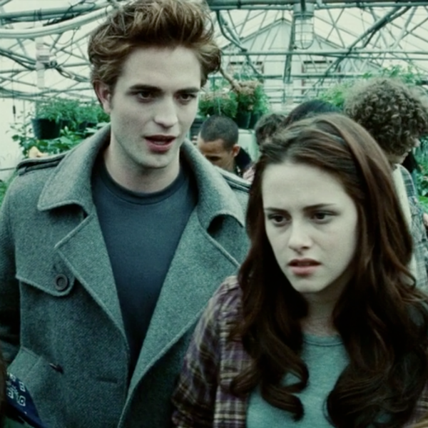 Kristen Stewart and Robert Pattinson played the role of lead characters Bella and Edward in "Twilight" movies.