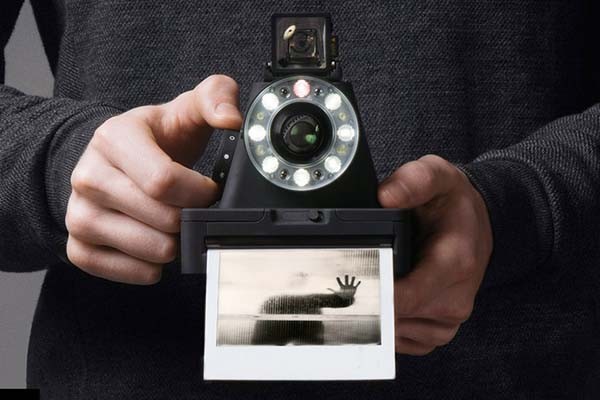 Impossible Mission is trying to revive analog photography with I-1 polaroid camera.