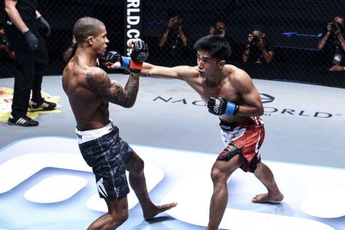 GRAVITY | Geje Eustaquio goes for big win against Gianni Subba