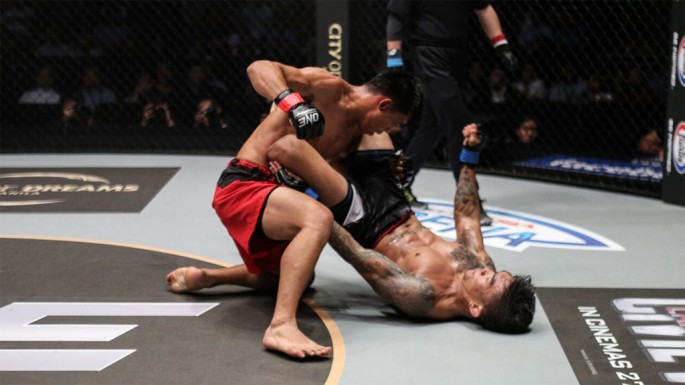 ROCK SOLID PERFORMANCE | Honorio Banario snaps a 5-fight losing streak with a win at ONE: GLOBAL RIVALS