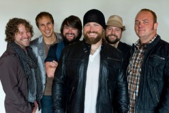 Zac Brown Band members are Zac Brown, Jimmy De Martini, John Driskell Hopkins, Coy Bowles, Chris Fryar, Clay Cook, Matt Mangano and Daniel de los Reyes.