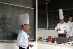 Foreigners go to China not only for its famed Great Wall but sometimes to also learn how to cook Chinese cuisine from native cooking experts.