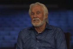 Country singer Kenny Rogers will embark on a farewell tour titled 