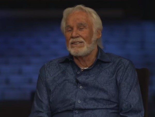Country singer Kenny Rogers will embark on a farewell tour titled "The Gambler's Last Deal"
