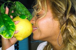 Beyoncé can be seen smelling a lemon in one of her recent Instagram posts.