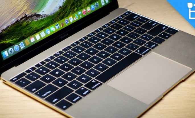 The recently launched new 12-inch Retina MacBook is now available at different Apple Stores around the world. 