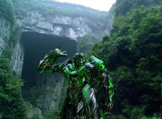 Park representatives alleged that scenes of "Transformers: Age of Extinction" set in Wulong were not promoted properly by the filmmakers.